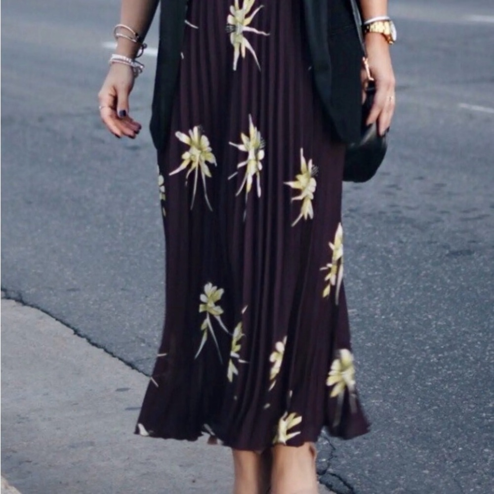 H&M Floral Pleated Skirt - Black and Yellow